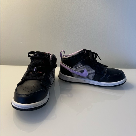 Jordan 1 Mid Houndstooth - Picture 2 of 11